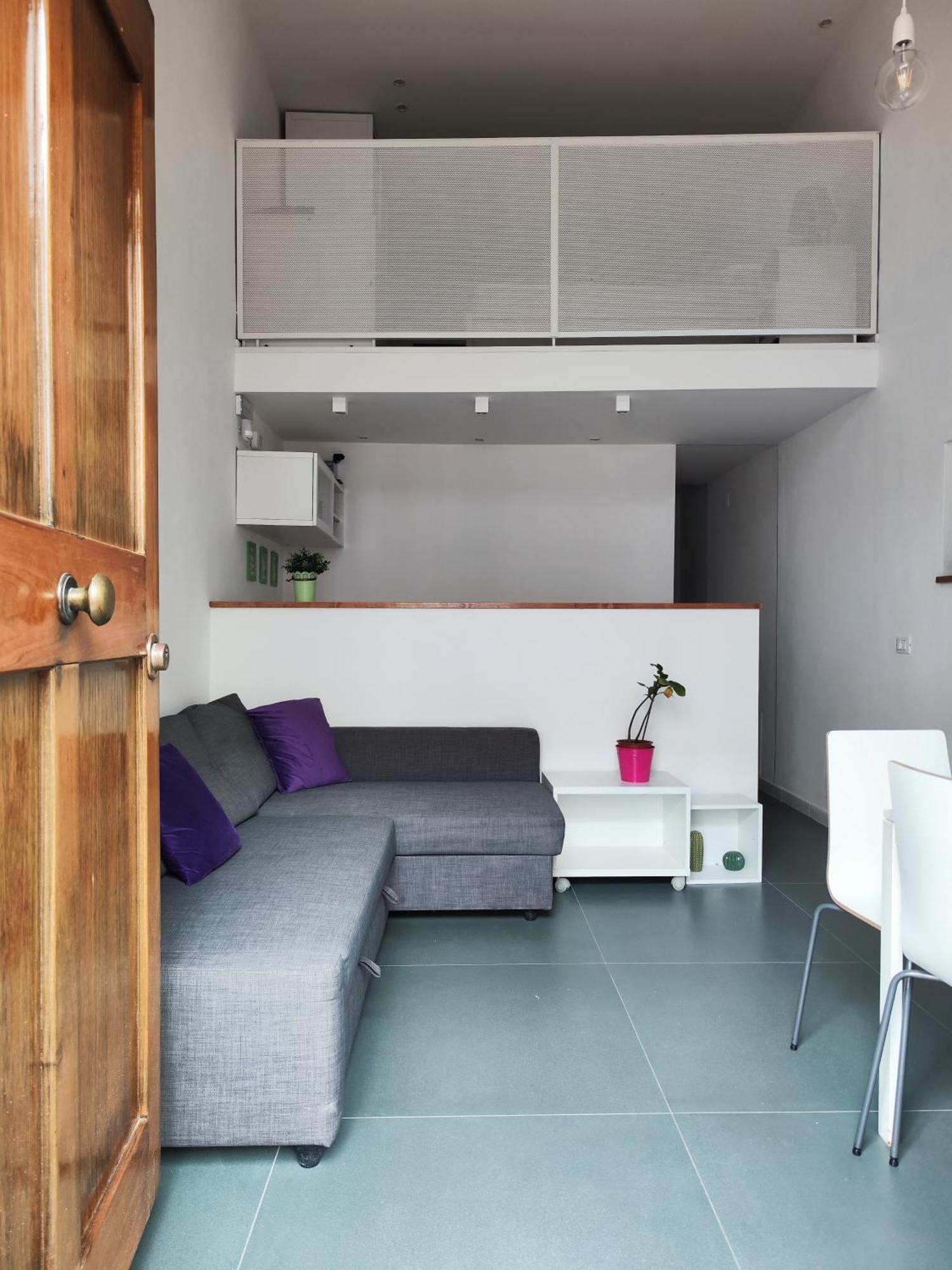A Nicaredda Apartment *