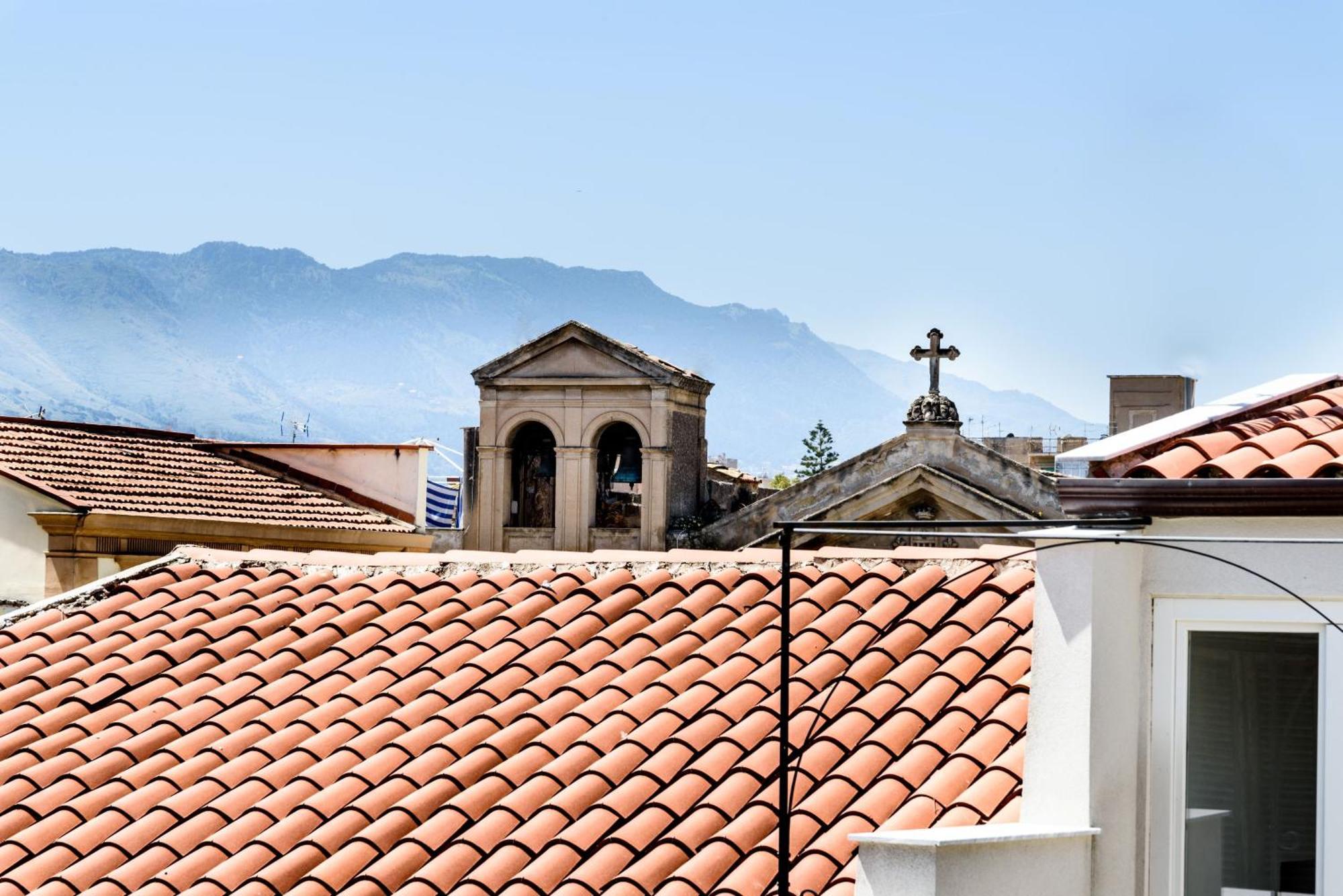 Mit Herrlichem Blick Auf Kathedrale * Palermo