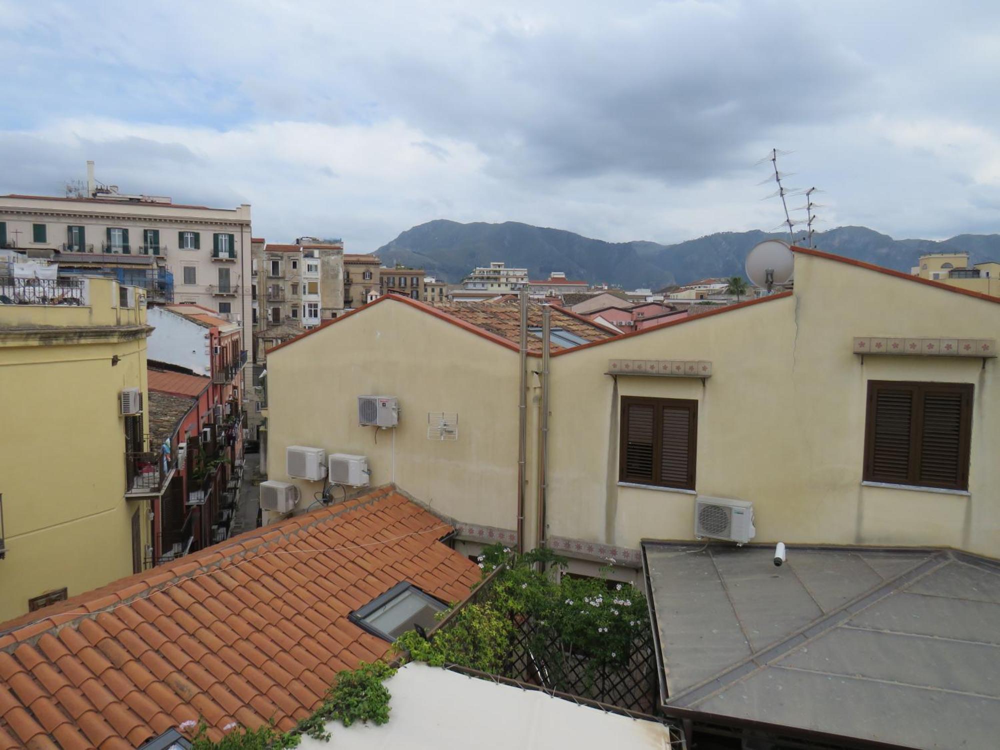 Apartment Awesome Terrace And In The Centre