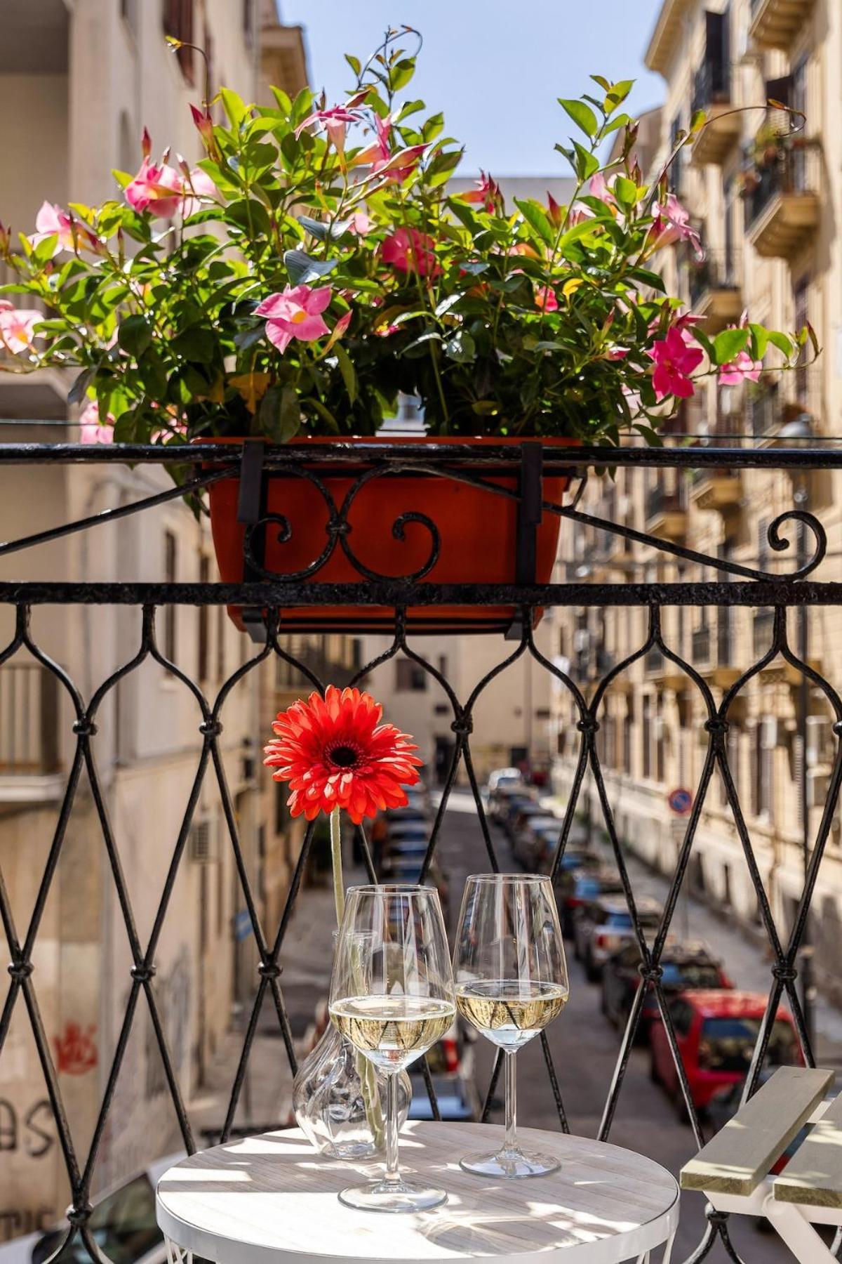Elegant Two-room With Balcony & Apartment Palermo