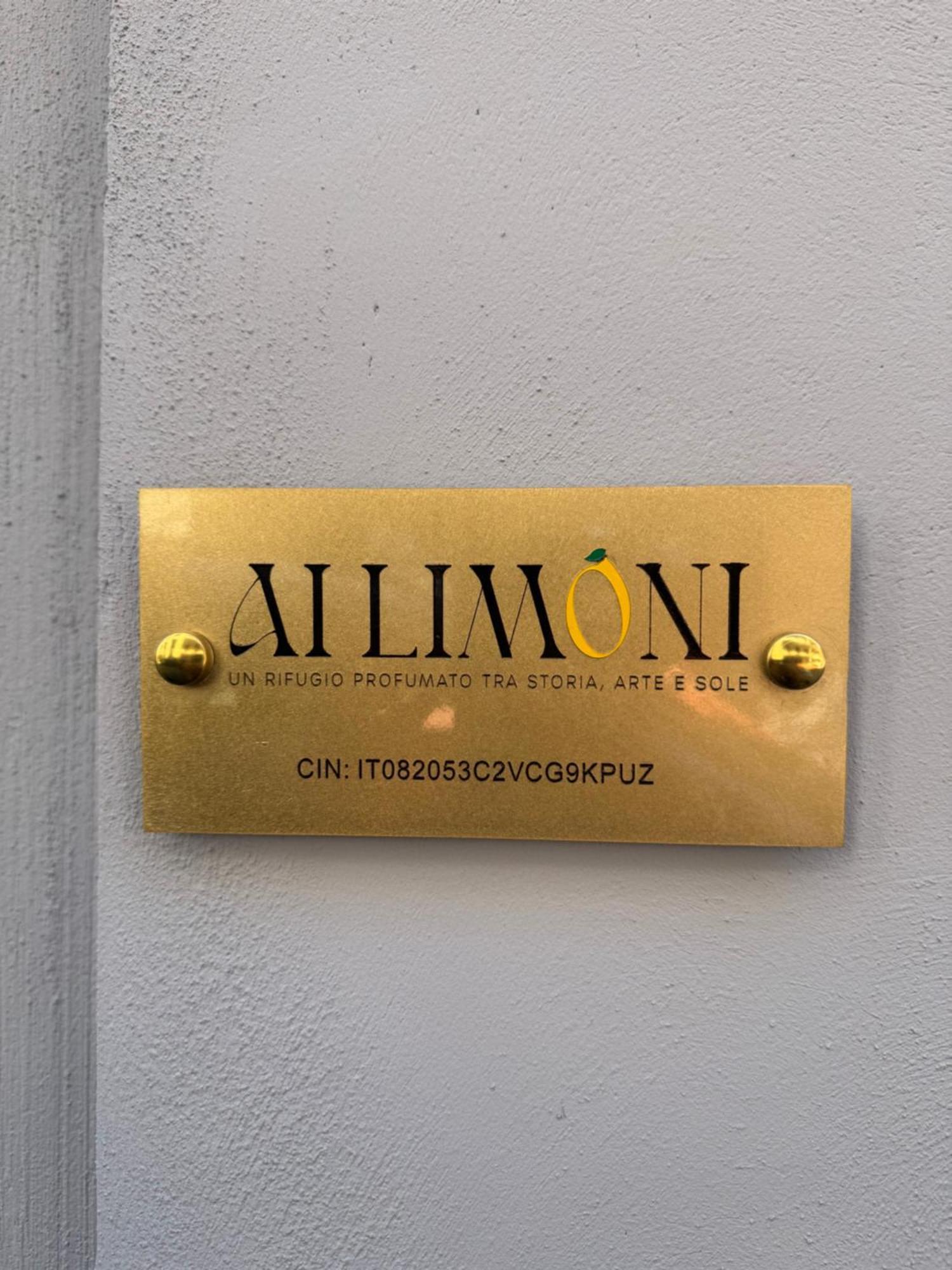 Ai Limoni