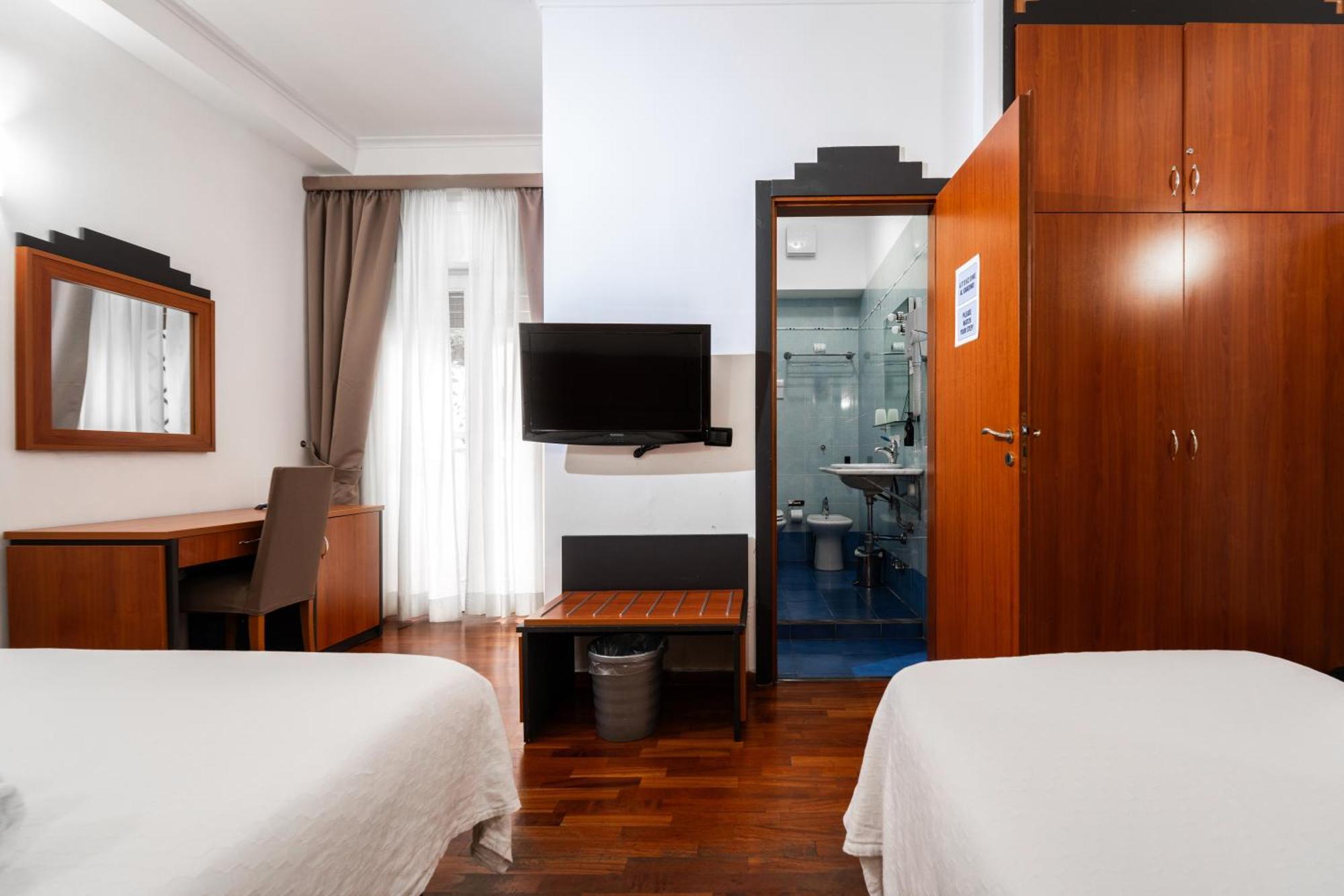 Center Hotel 2*