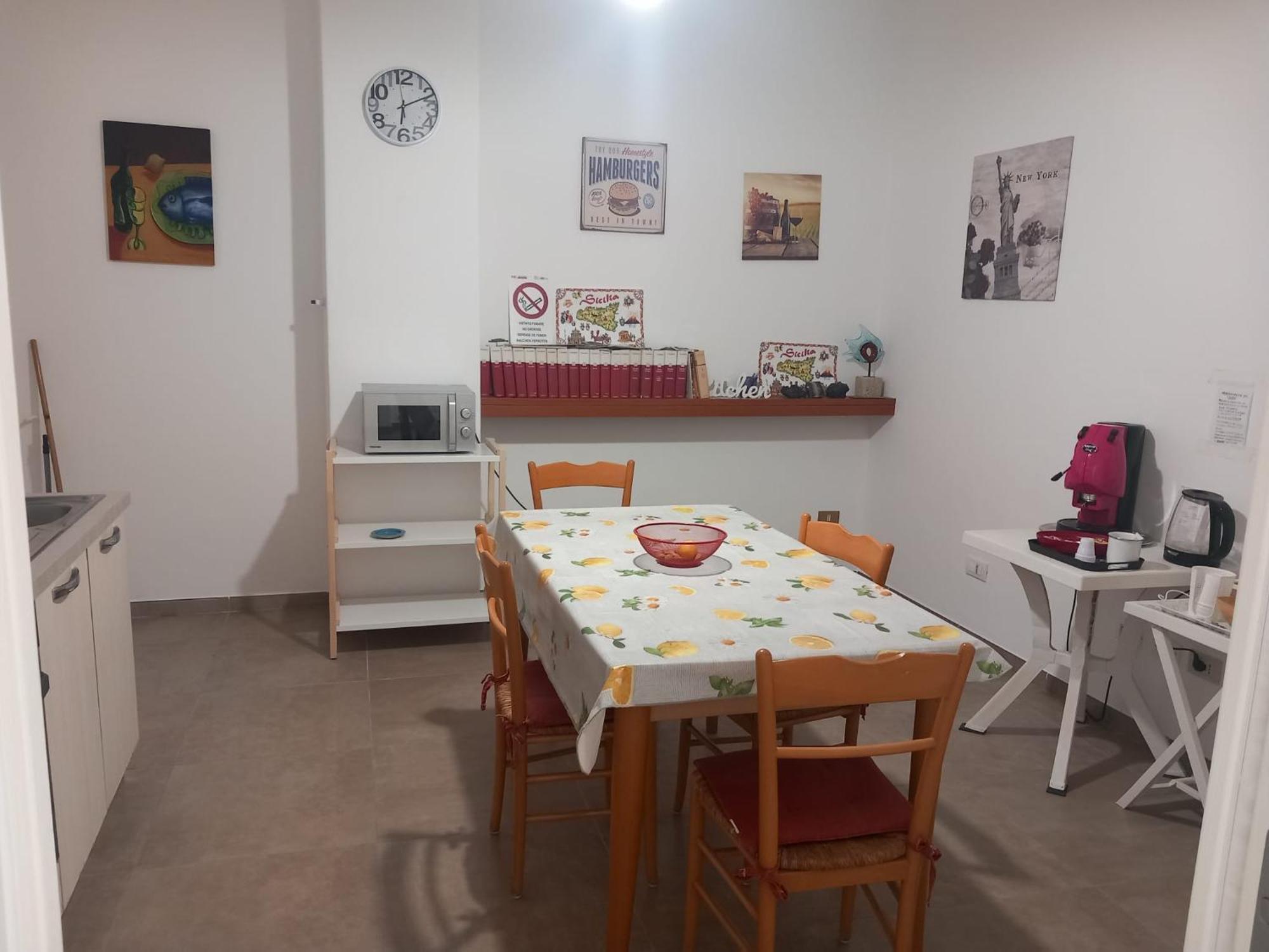 Silvia's House