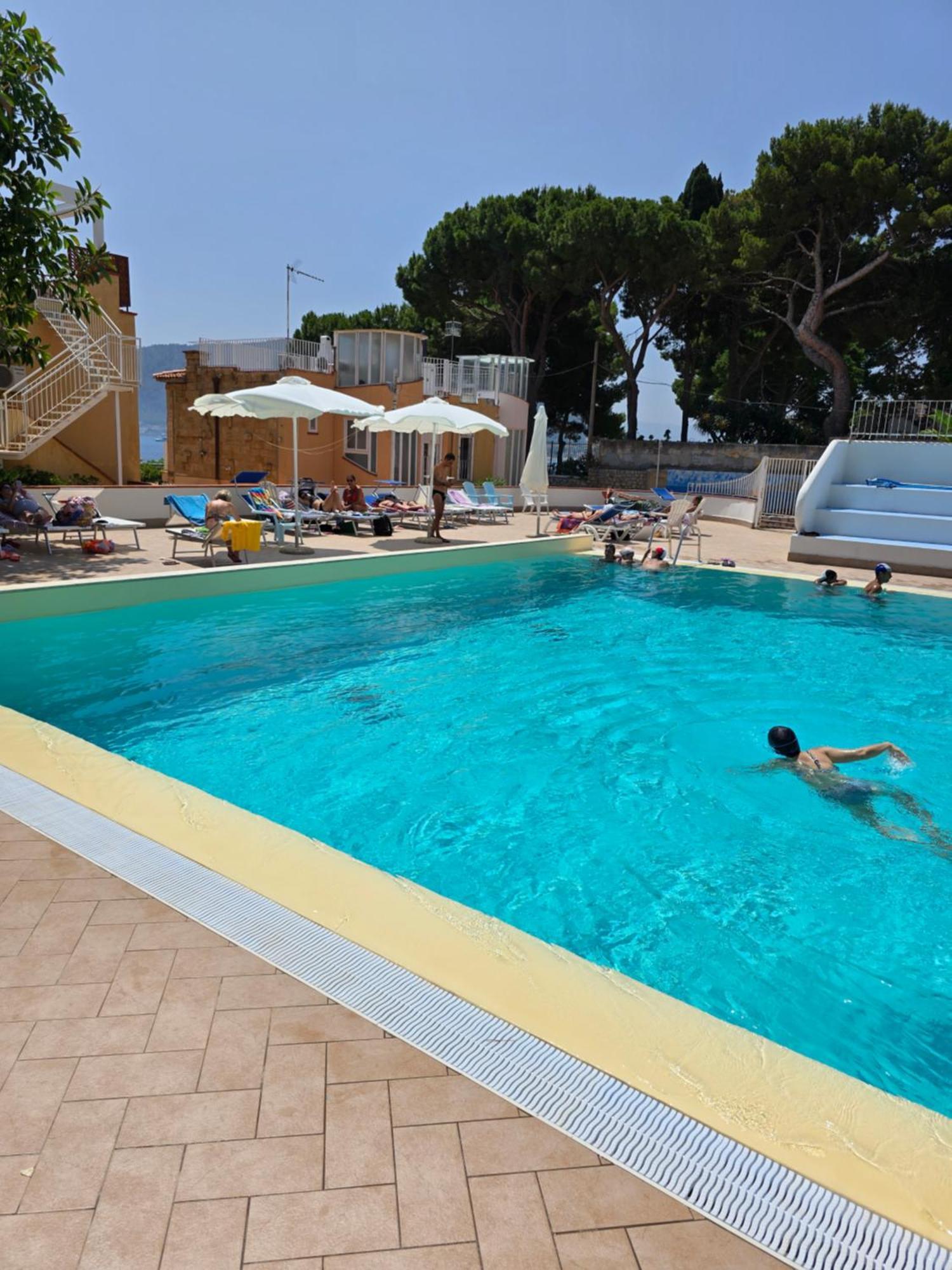 Chris House Mondello Appartamento *