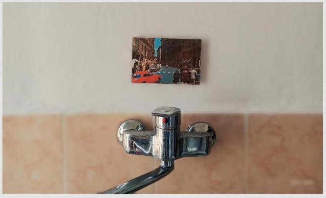 Thrifty, Quiet, Authentic With 2 Comfortable Single Beds Apartment *