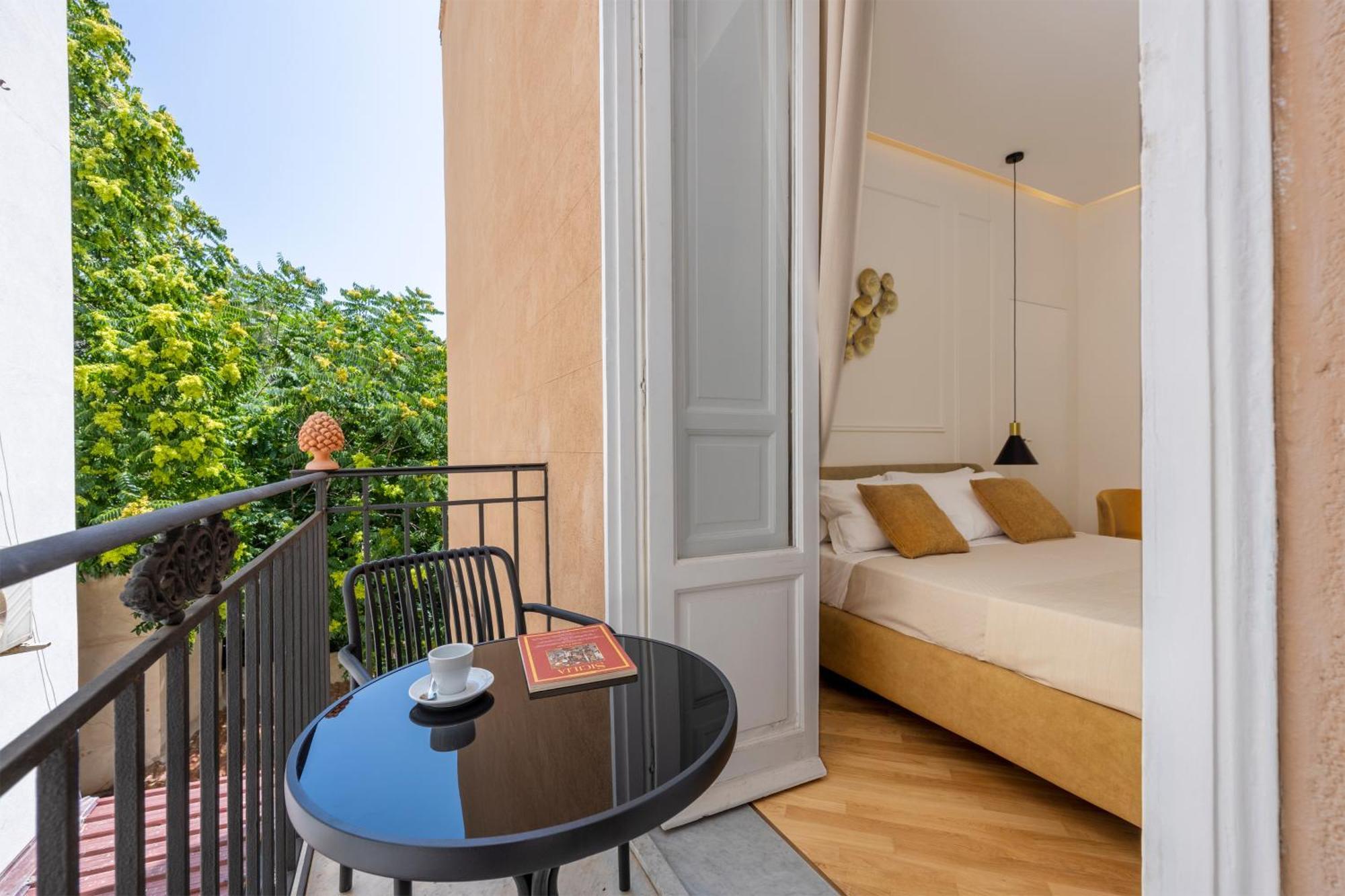 Liberta Hotel *