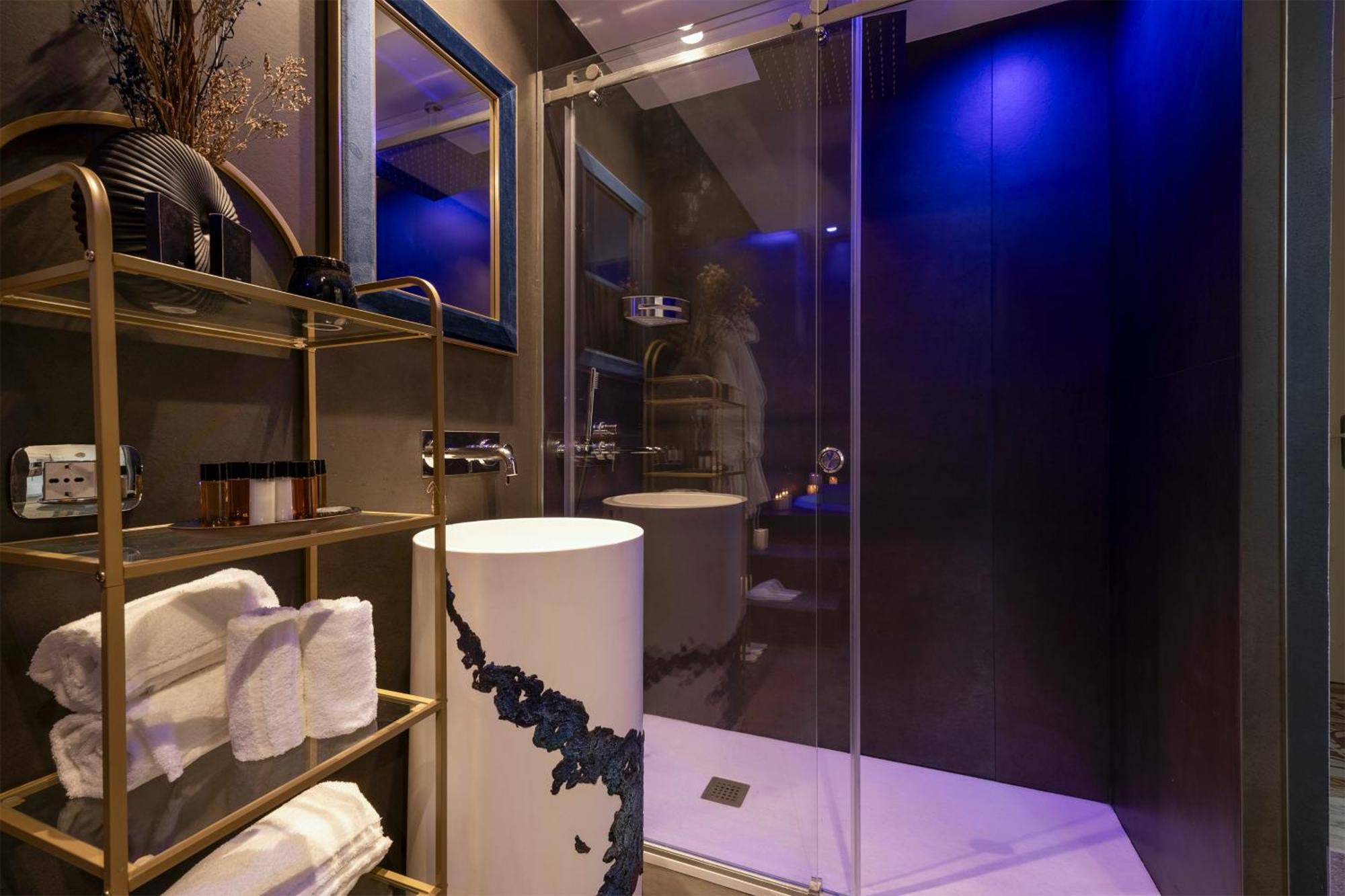 Liberta Hotel *