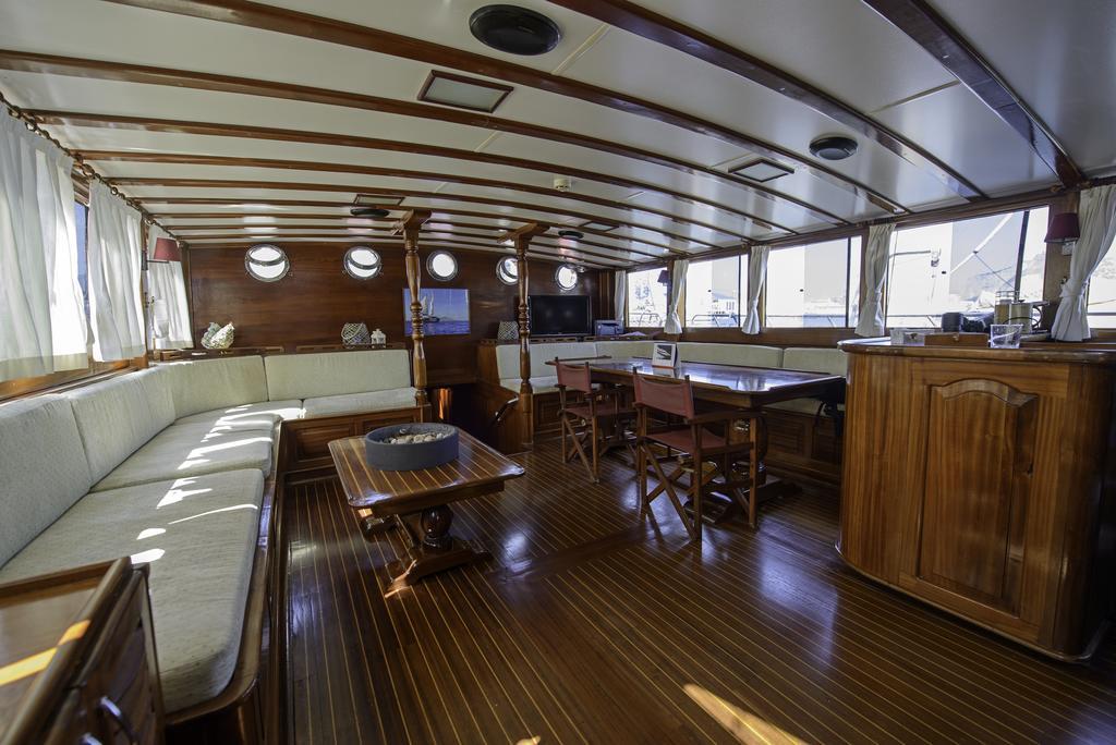 Botel Tersane Iv Vincitore 4 Di Bruno Barbieri