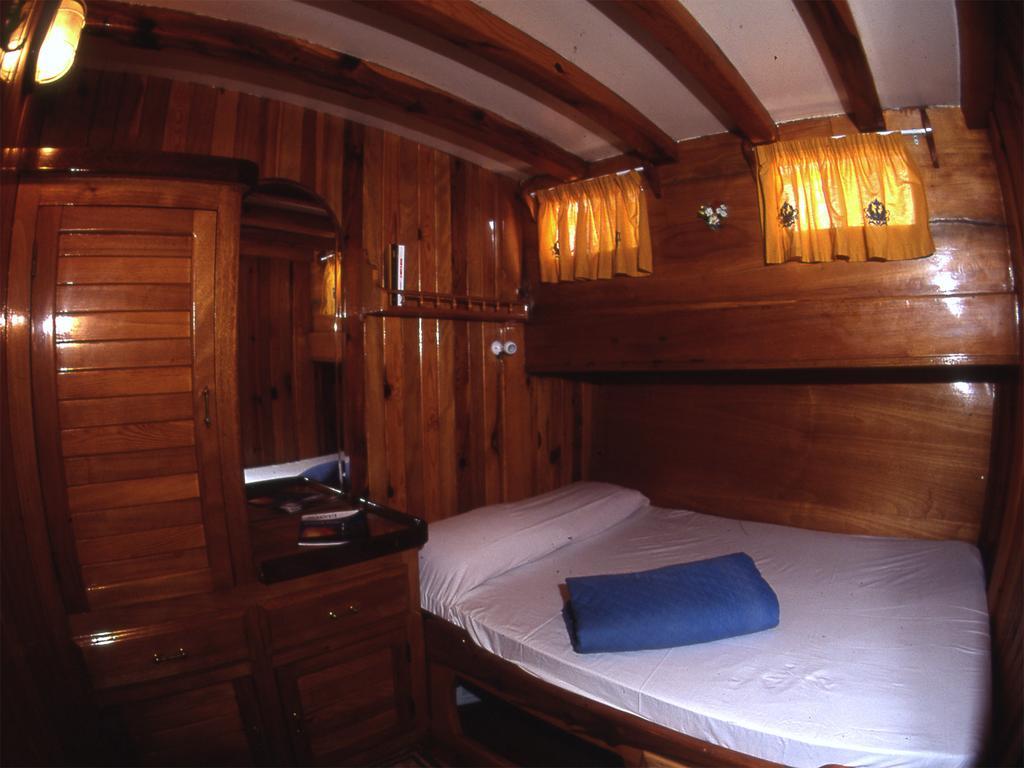 Ariva Ii Botel *