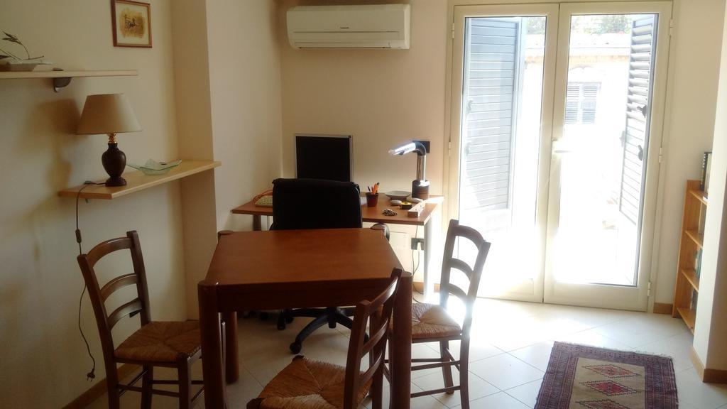 Acomodação com café da manhã  Politeama 3*