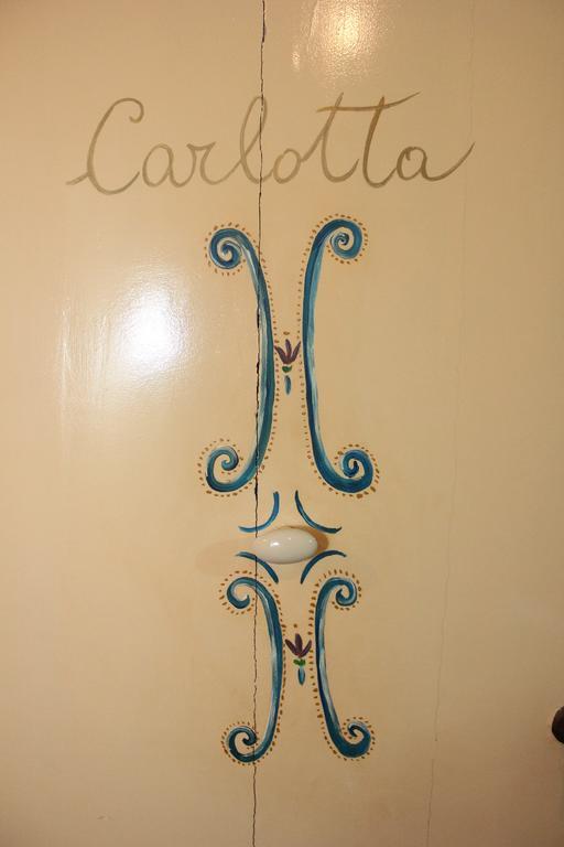 Real Teatro Umberto I Bed & Breakfast *