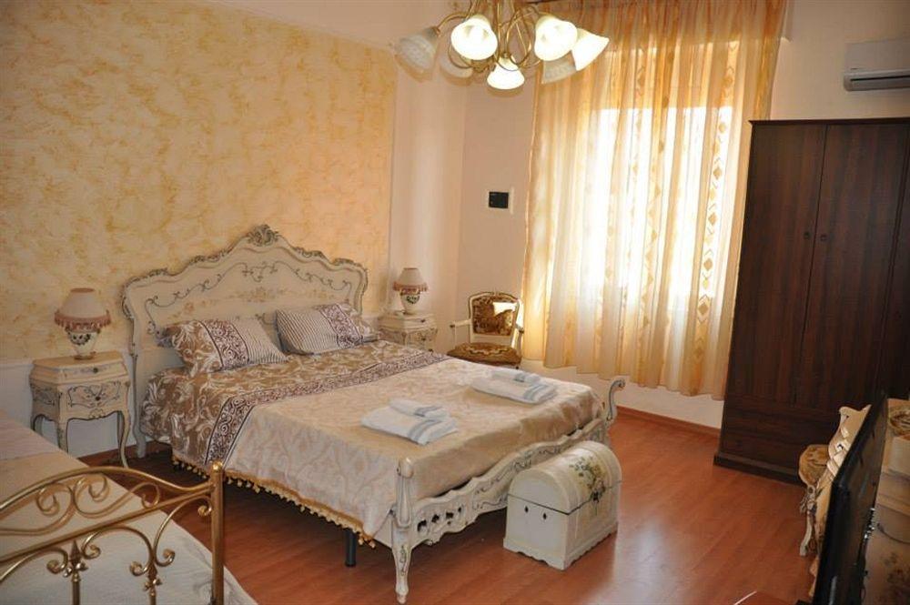 Affittacamere Casale D' Or Ii 3*