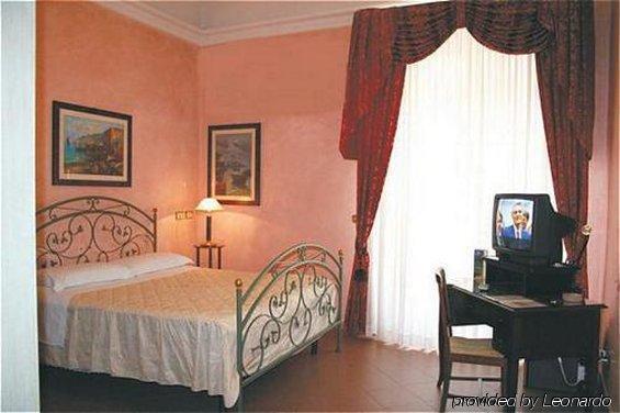 Hotel Joli