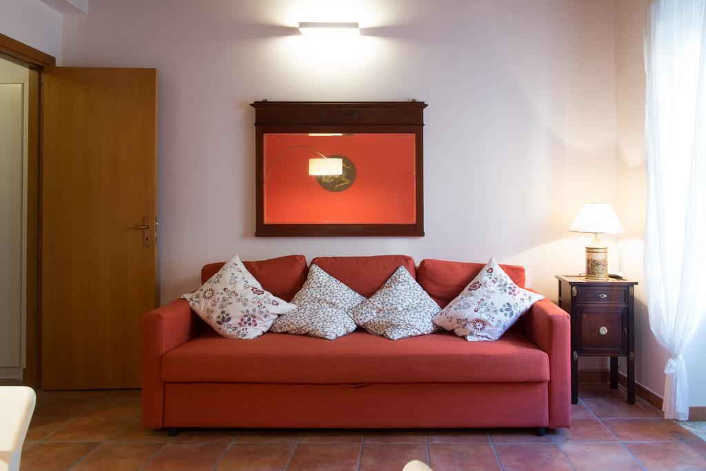 Casa Gesu' E Maria Al Palazzo Reale