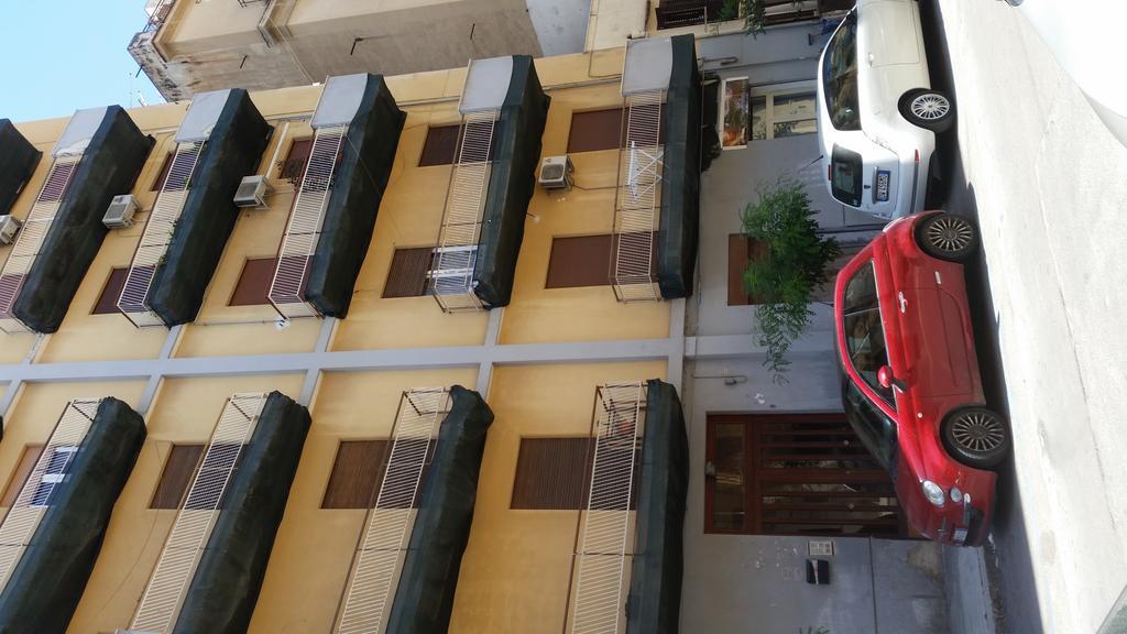 Acomodação com café da manhã  Casa Chiaramonte Palermo