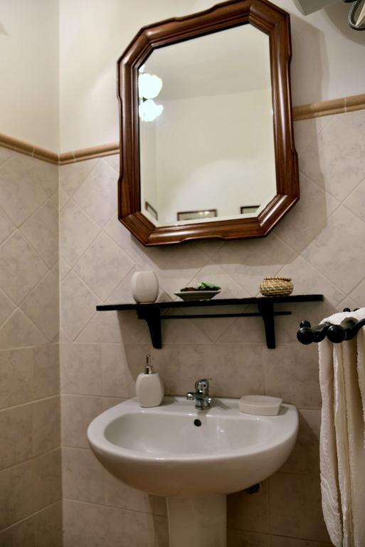 Bed & Breakfast Real Teatro Umberto I