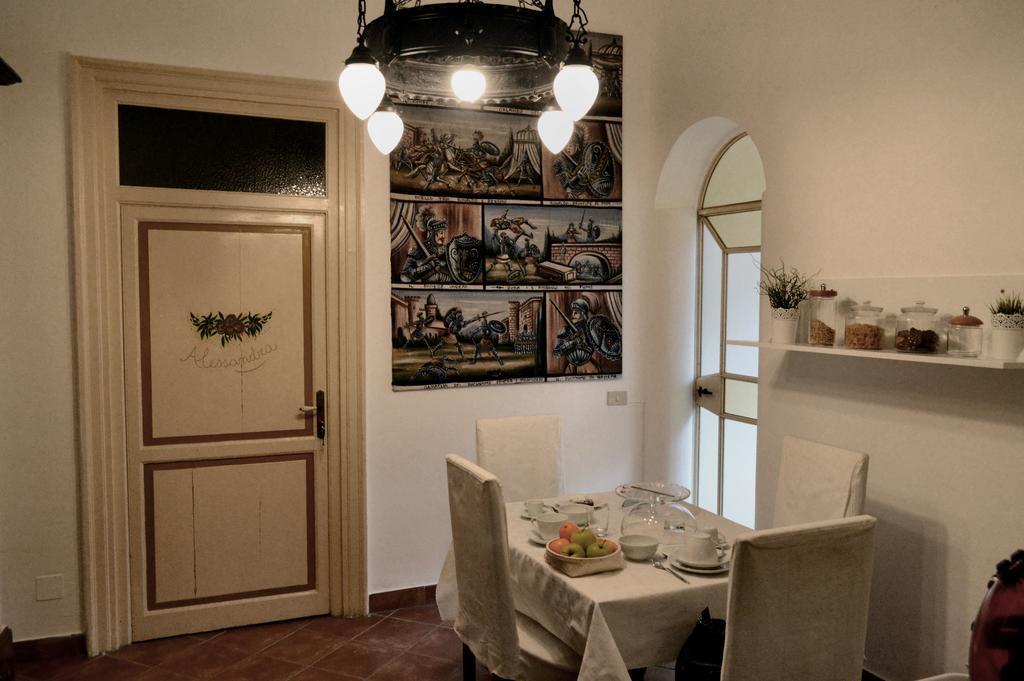 Real Teatro Umberto I *