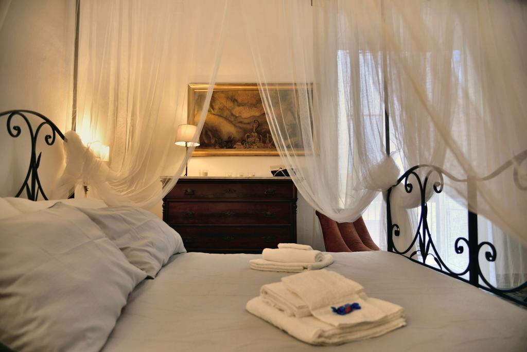 Real Teatro Umberto I Bed & Breakfast *