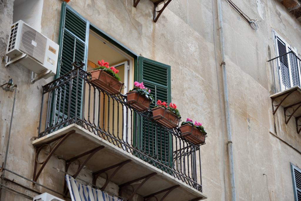Real Teatro Umberto I Bed & Breakfast *