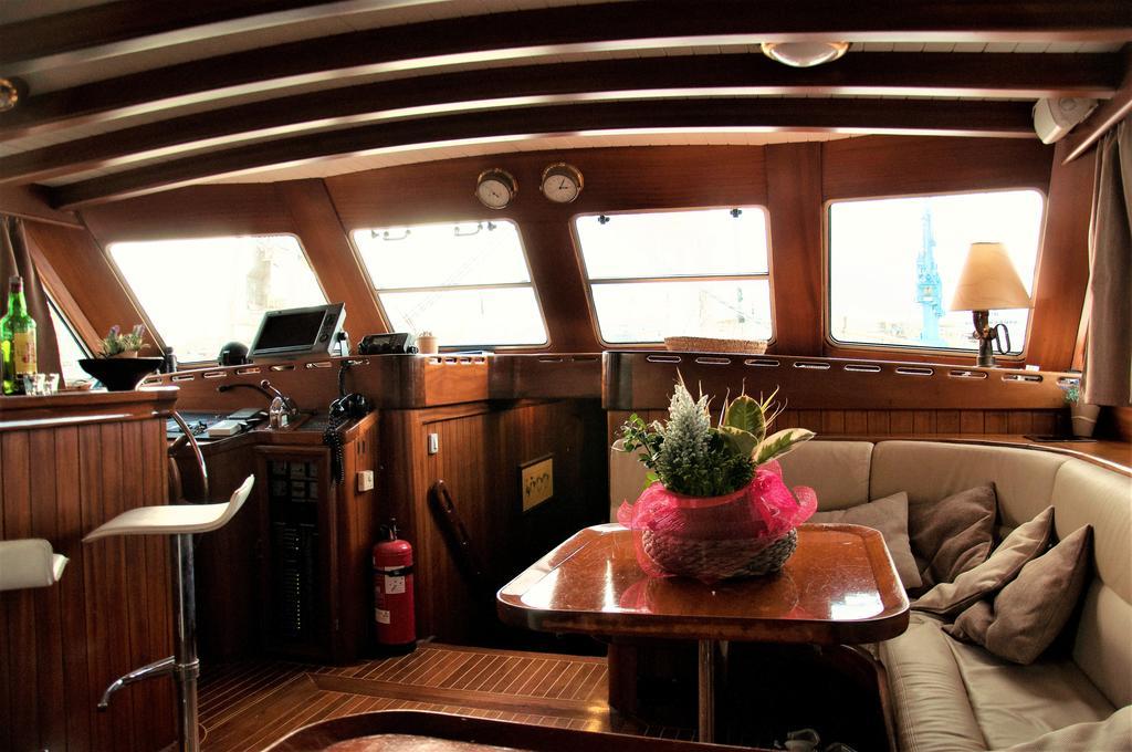 Botel Lady Christa *