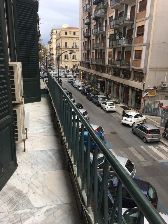 Via Enrico Parisi Apartamento *