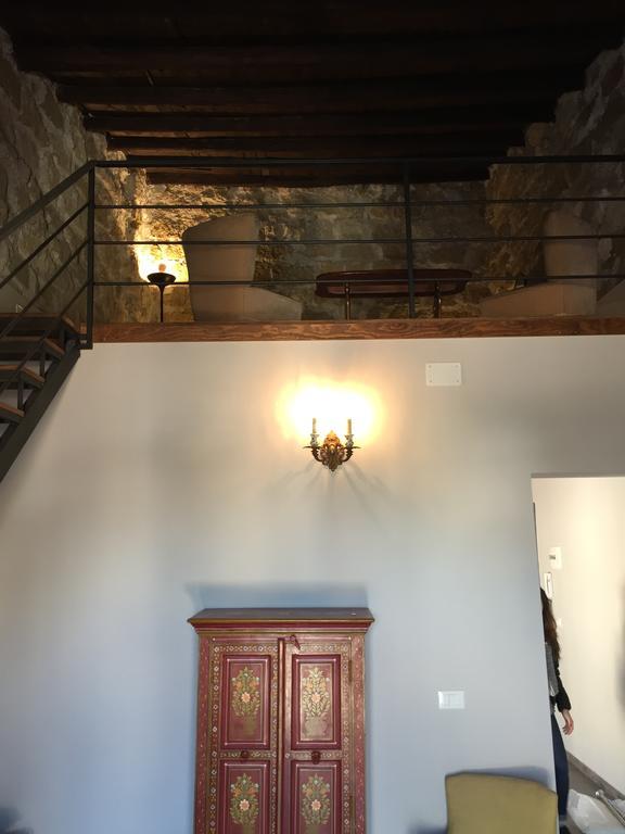 Lincoln Apartment *