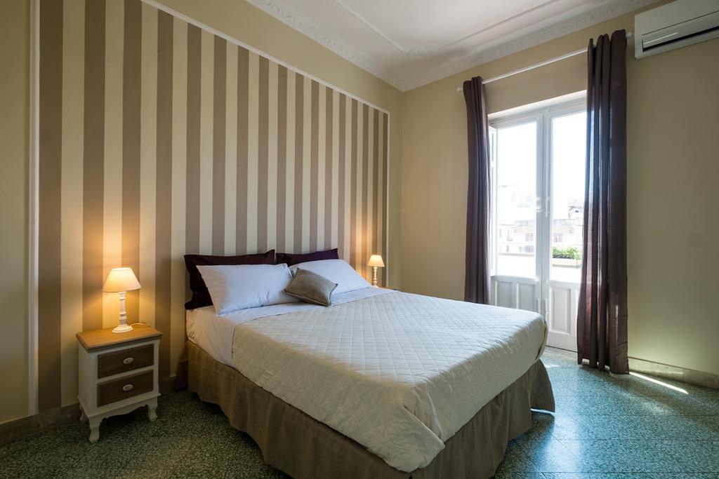 Mille E Notte / Station Apartment *