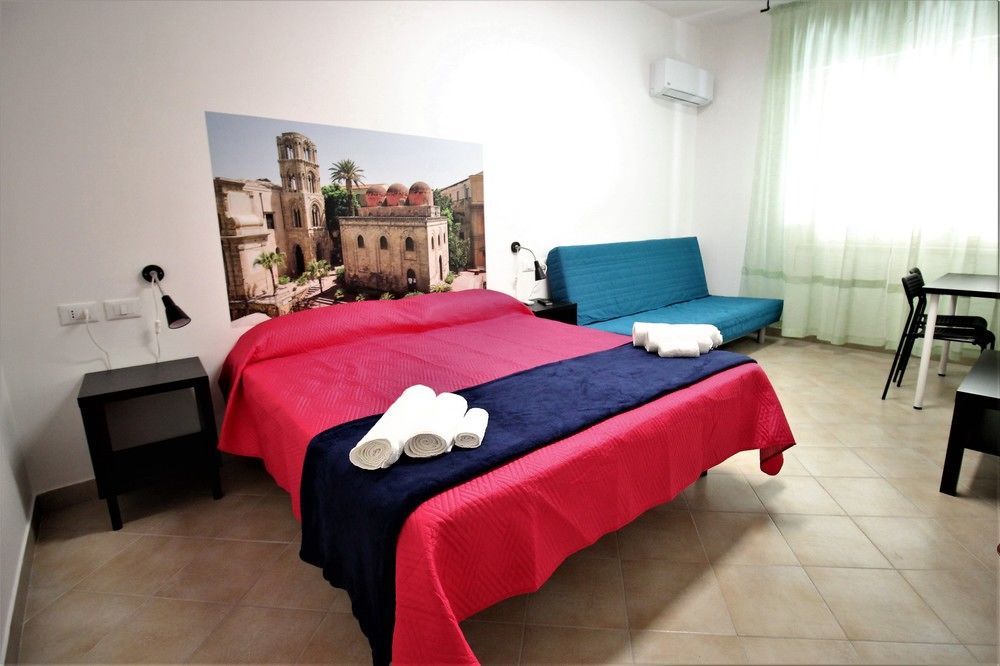 Bed & Breakfast Into 3*