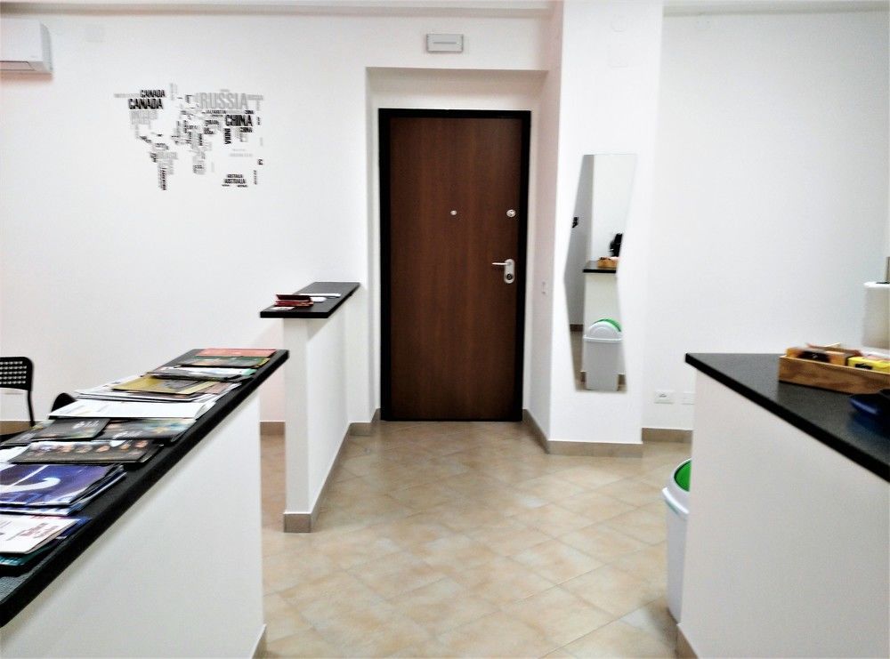 Bed & Breakfast Into 3*