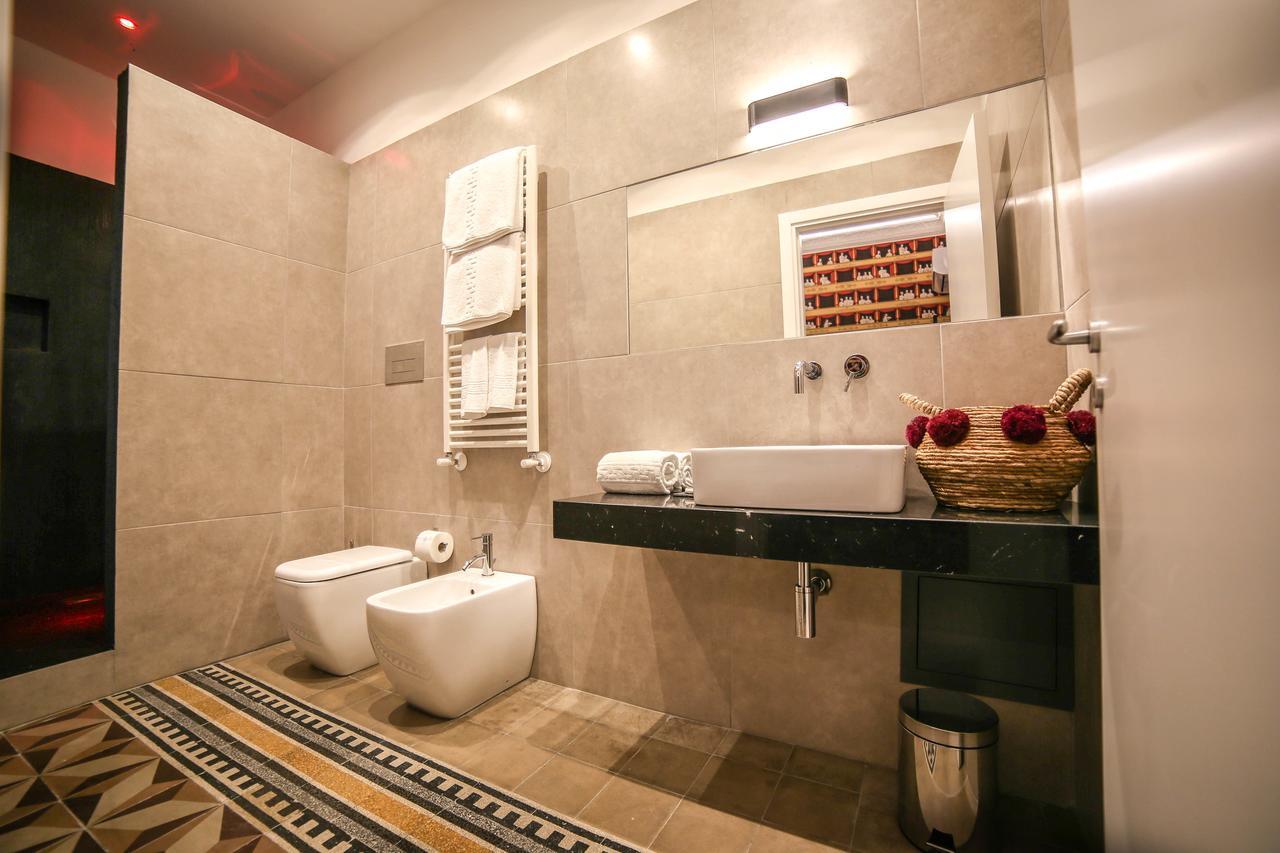 Family Affair Luxury Rooms&suites 2*