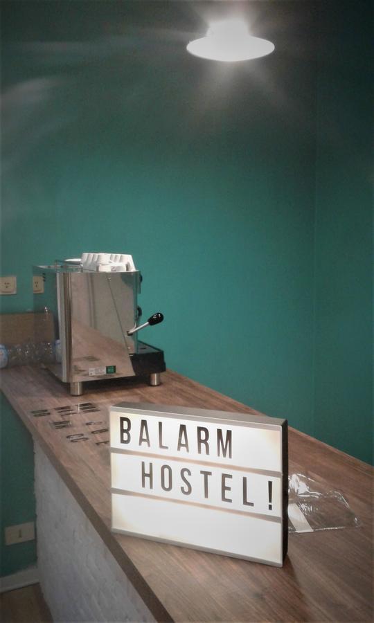 Hostel Balarm - And Bar *