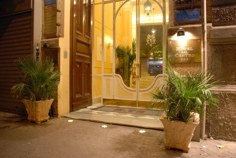 Del Centro Hotel