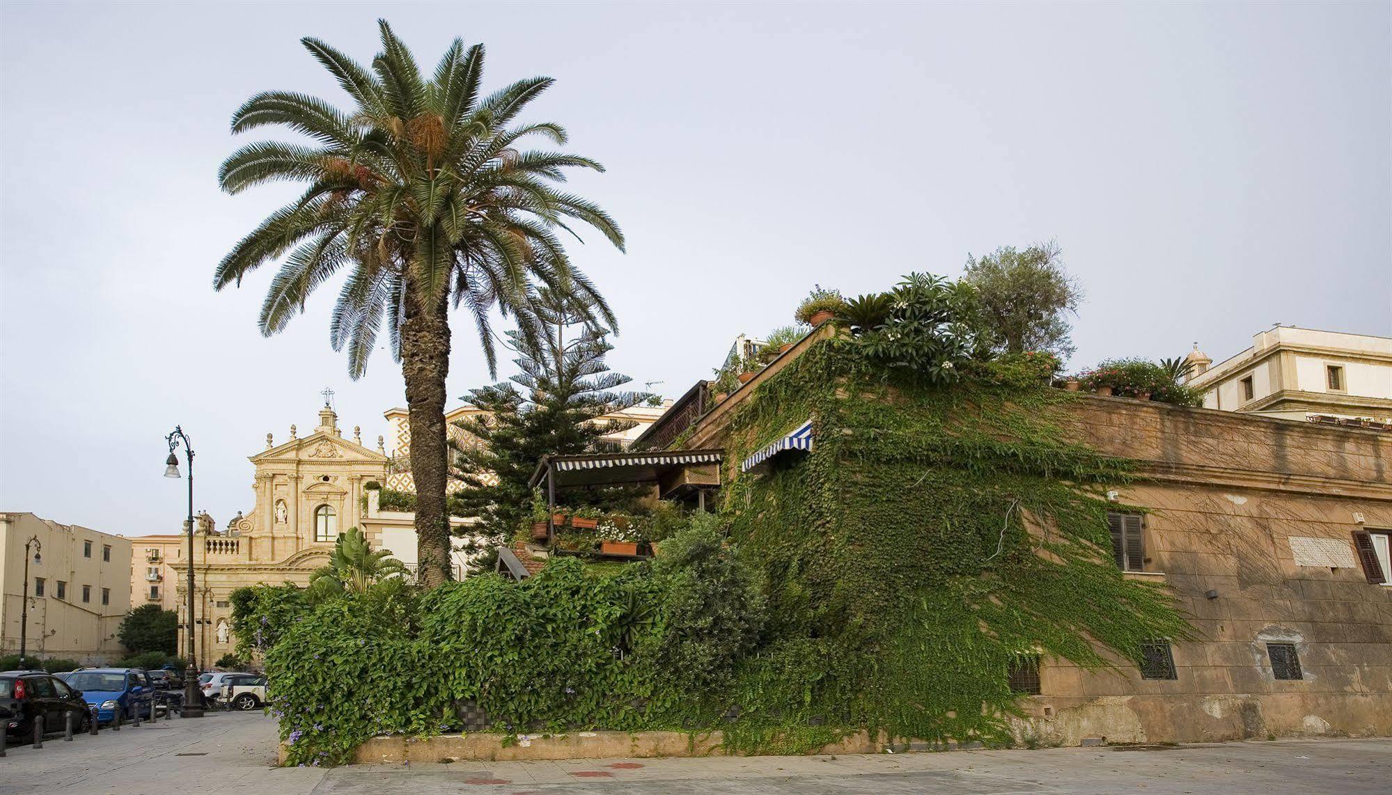 Cleopatra Bed & Breakfast 3*