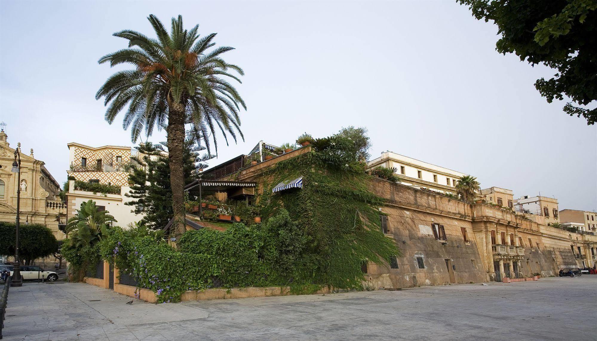 Cleopatra Bed & Breakfast 3*