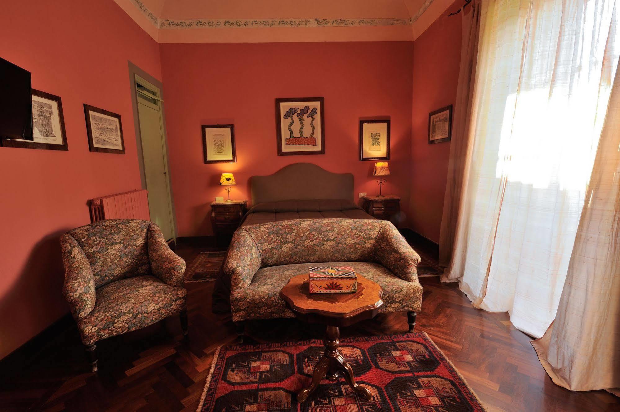 La Dimora Del Genio Bed & Breakfast 3*