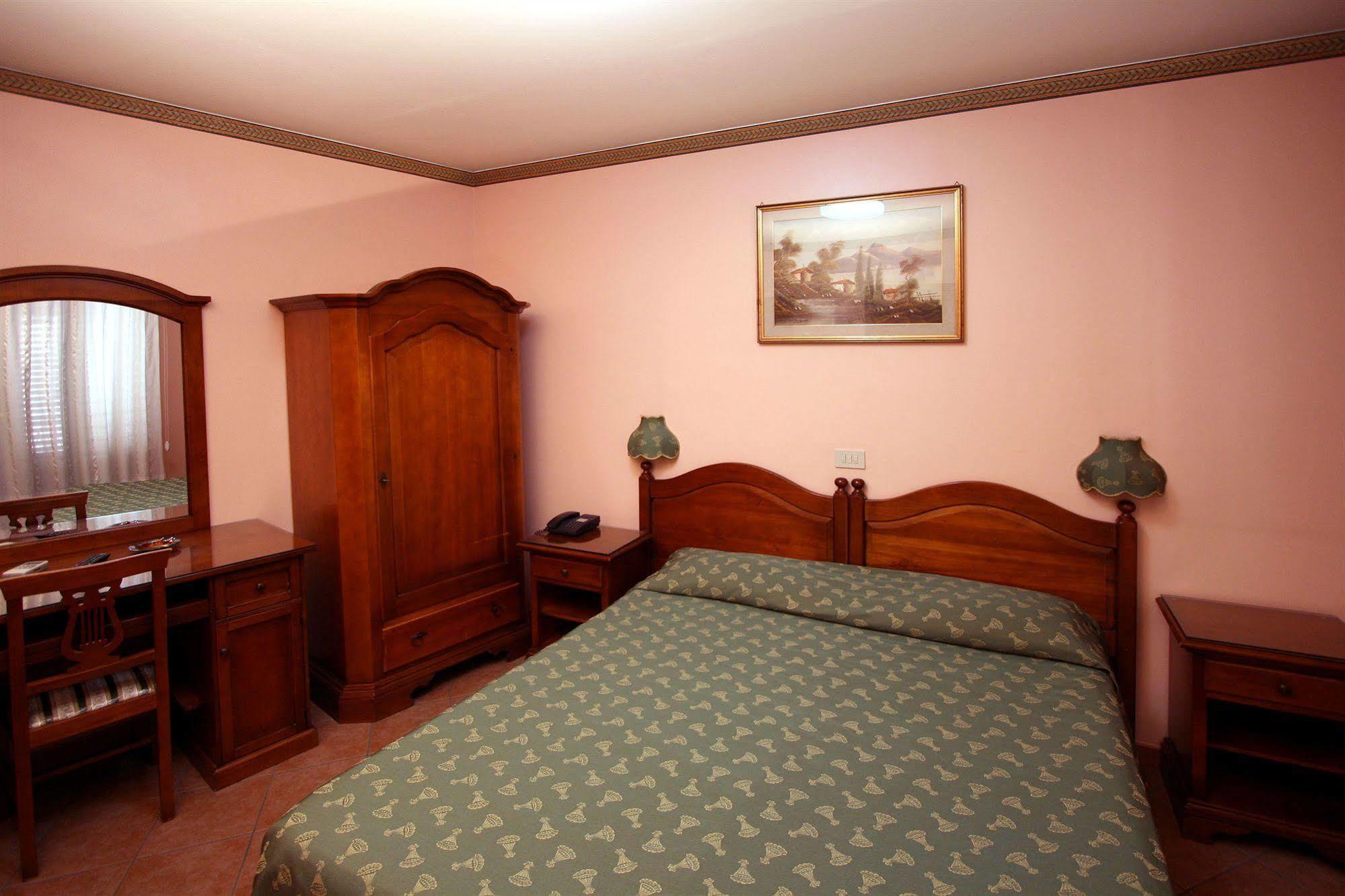 Cortese Hotel 2*