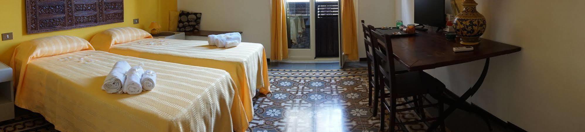 La Casa Dei Limoni Bed & Breakfast 2*