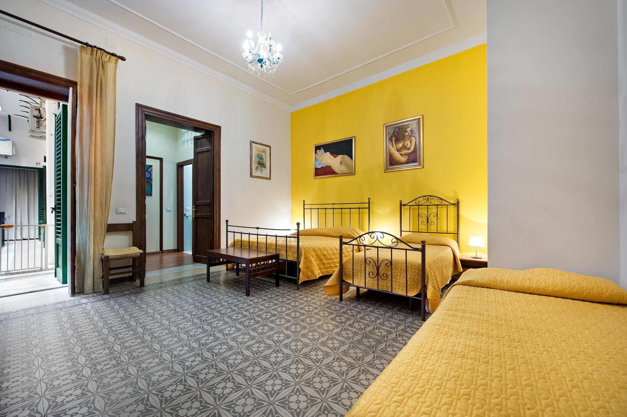 Bed & Breakfast Casa Degli Artisti 3*