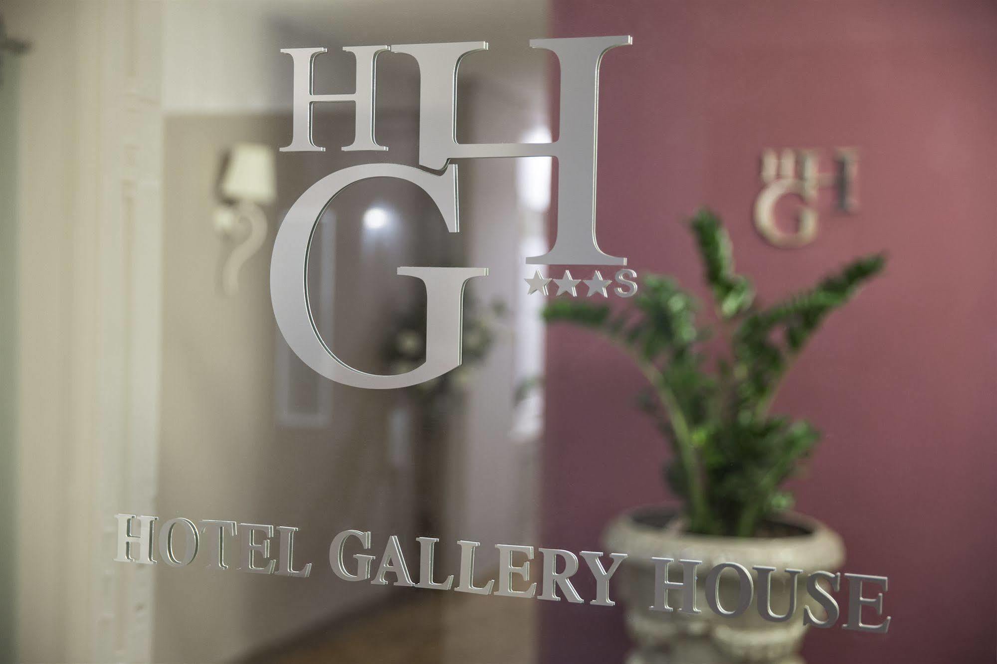 Gallery House Hotel 3*