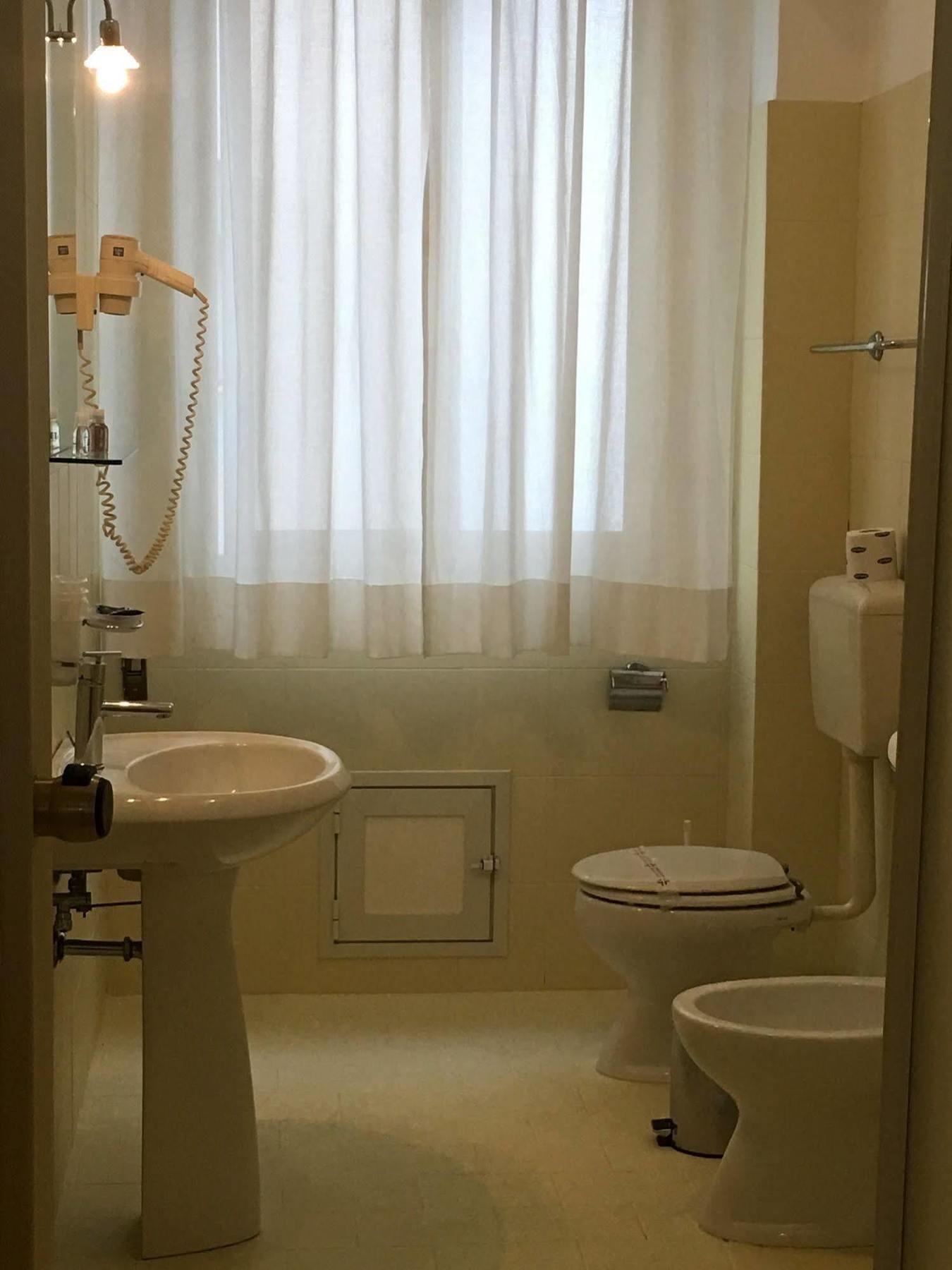 Hotel Gallery House