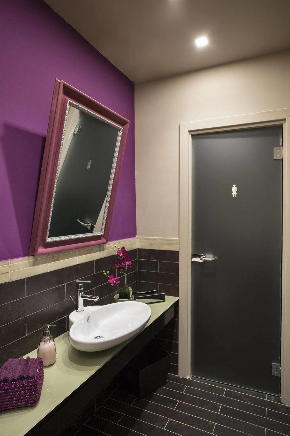 Gallery House 3*