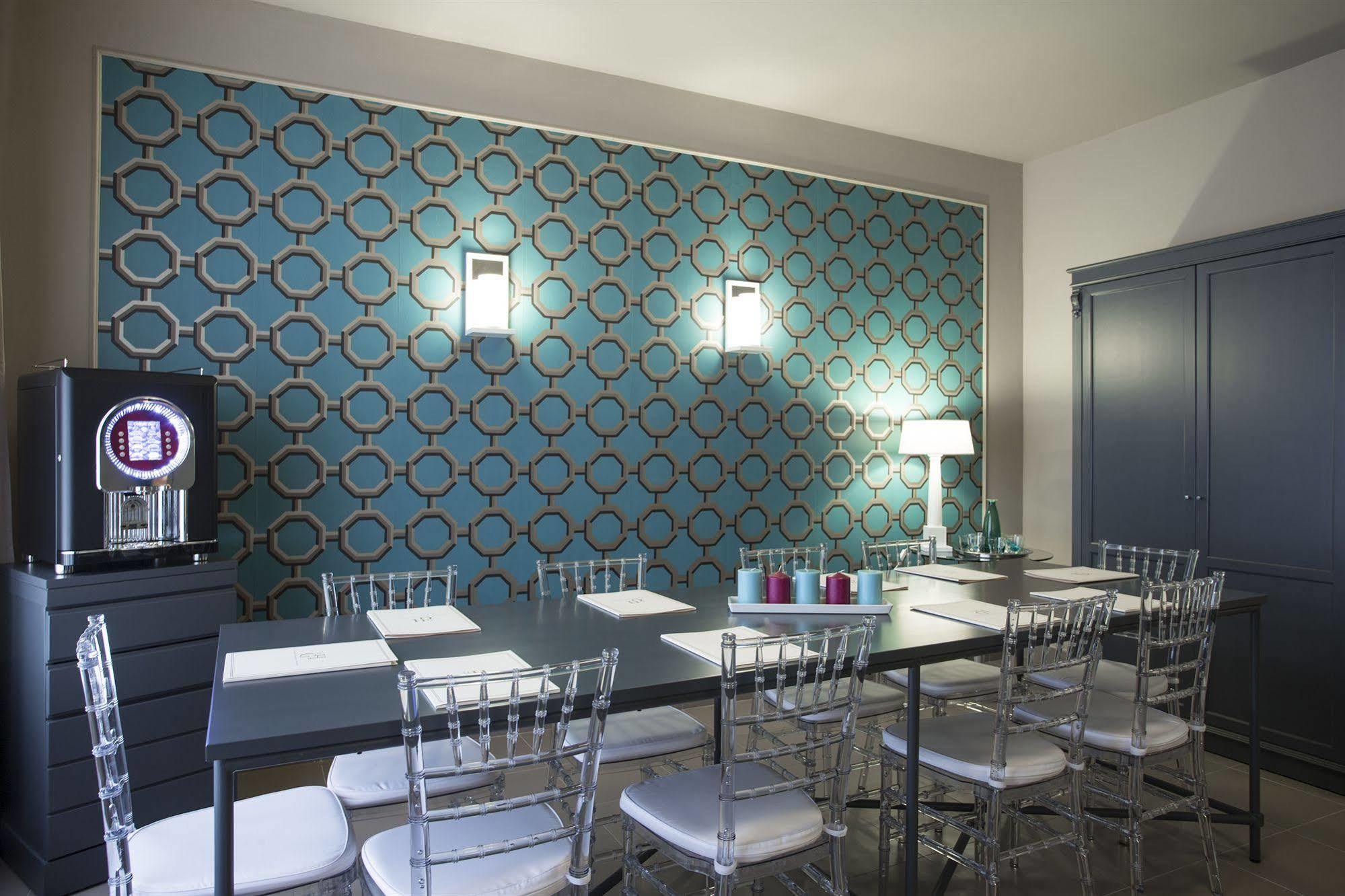 Gallery House Hotel 3*