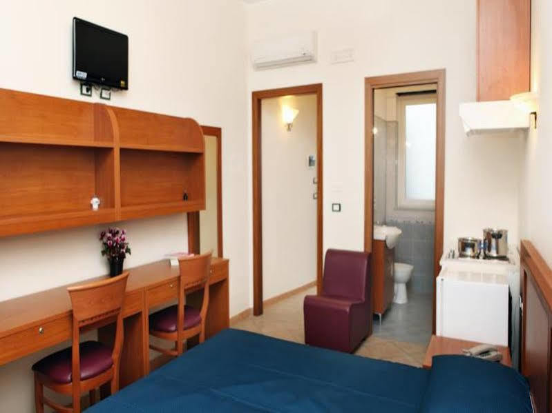 Gloria Hotel