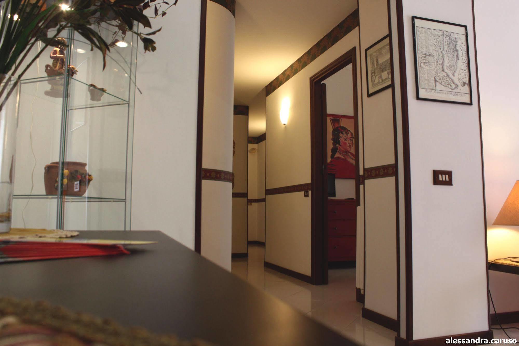 Dietro Il Politeama Bed & Breakfast 2*