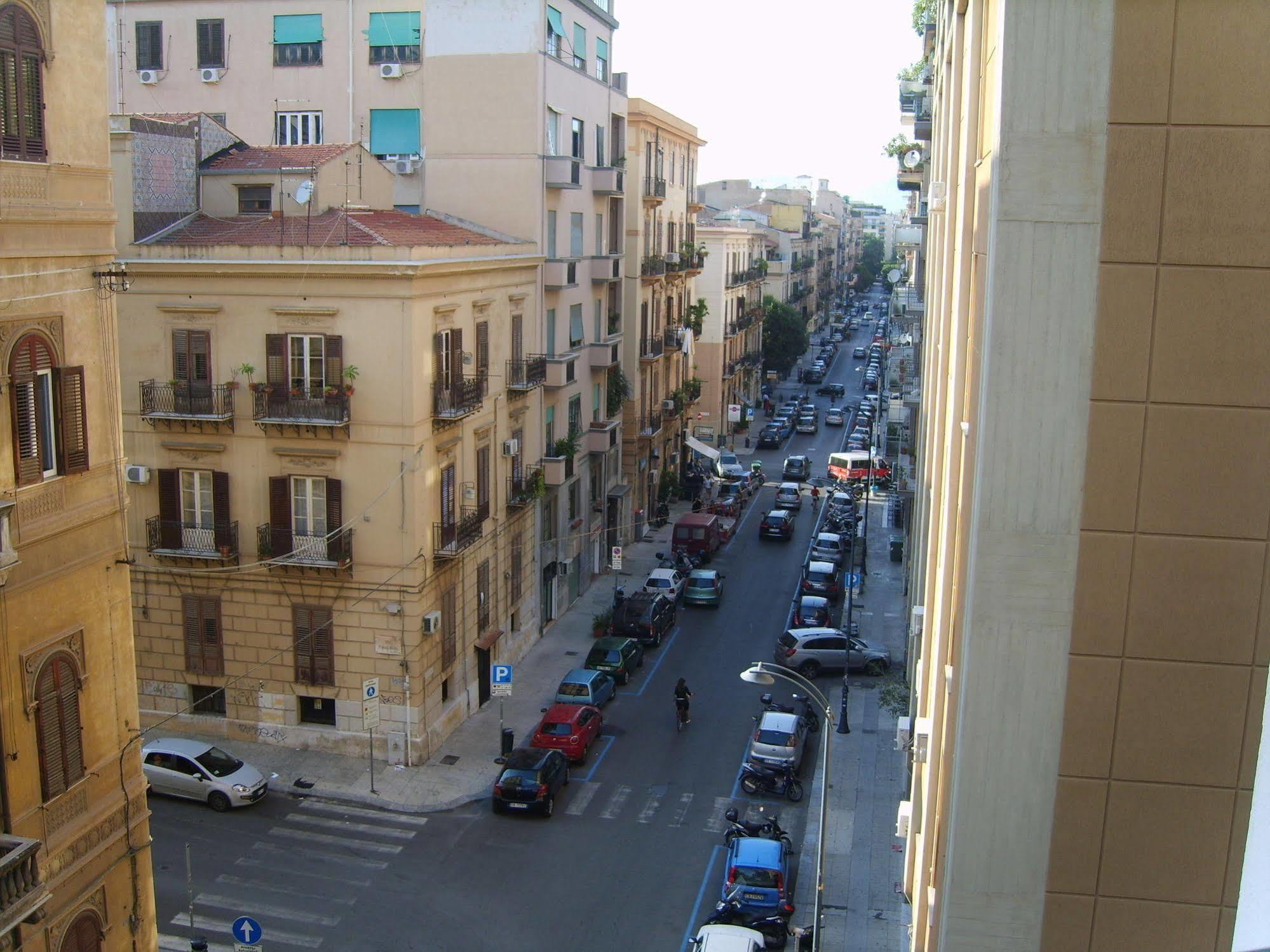 Dietro Il Politeama Bed & Breakfast Palermo