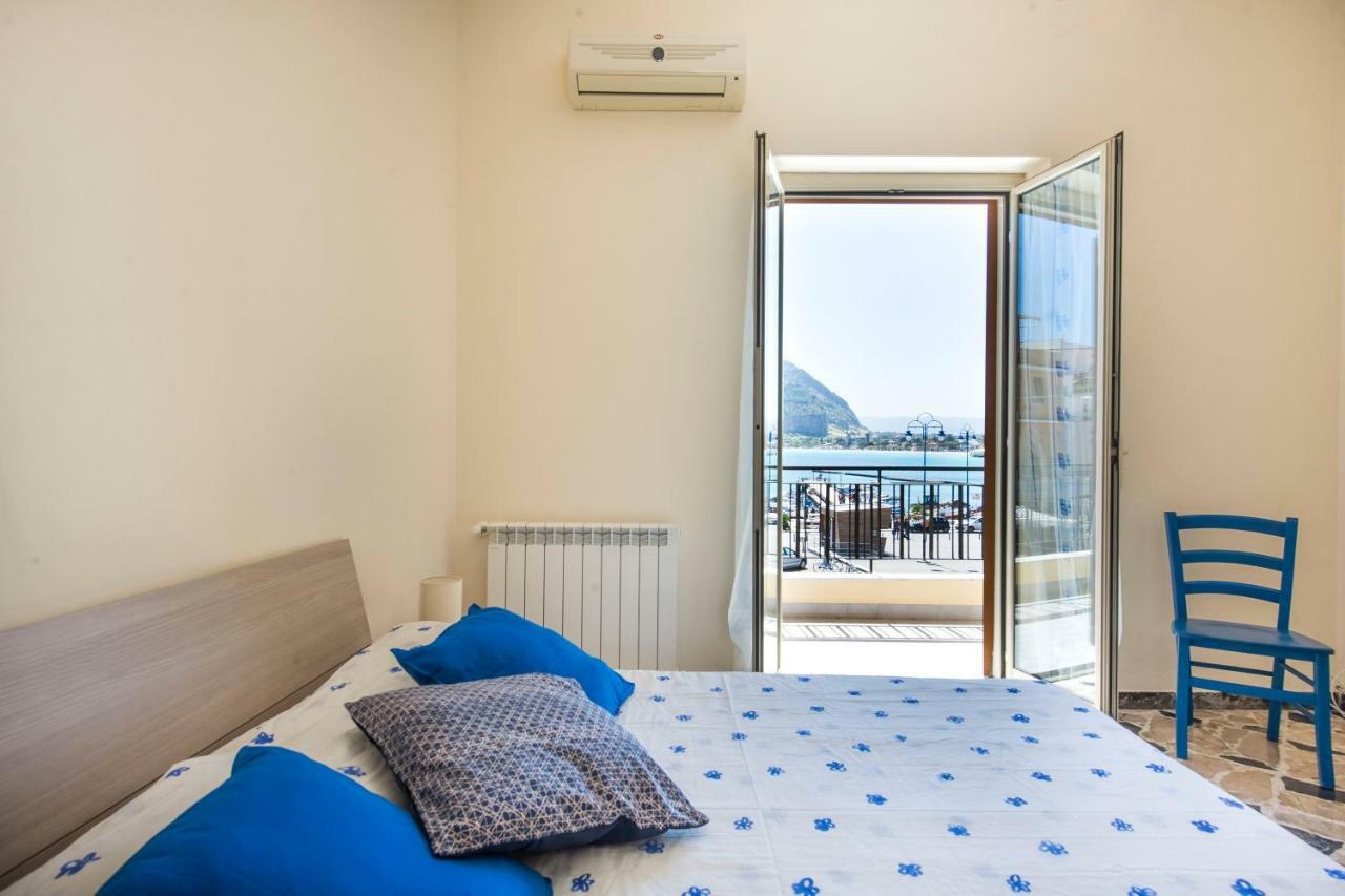 Apartment Casetta Vista Mare In Piazza A Mondello