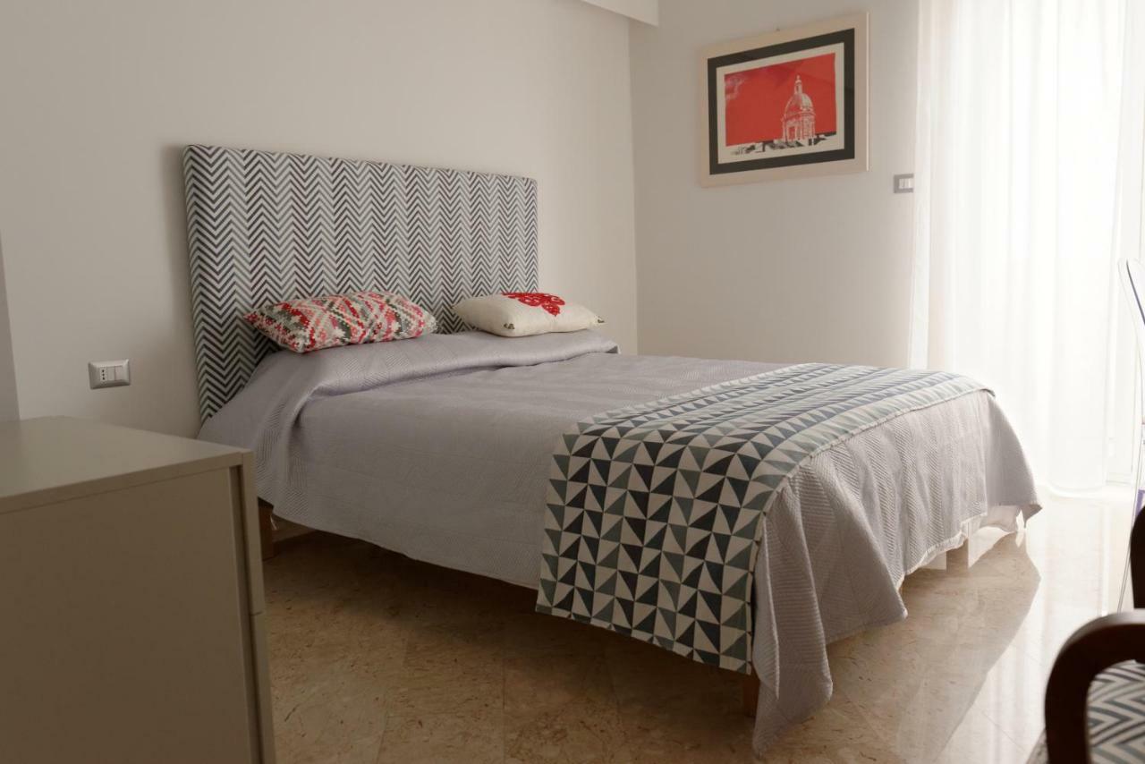 Questa Casa Non E'un 3*