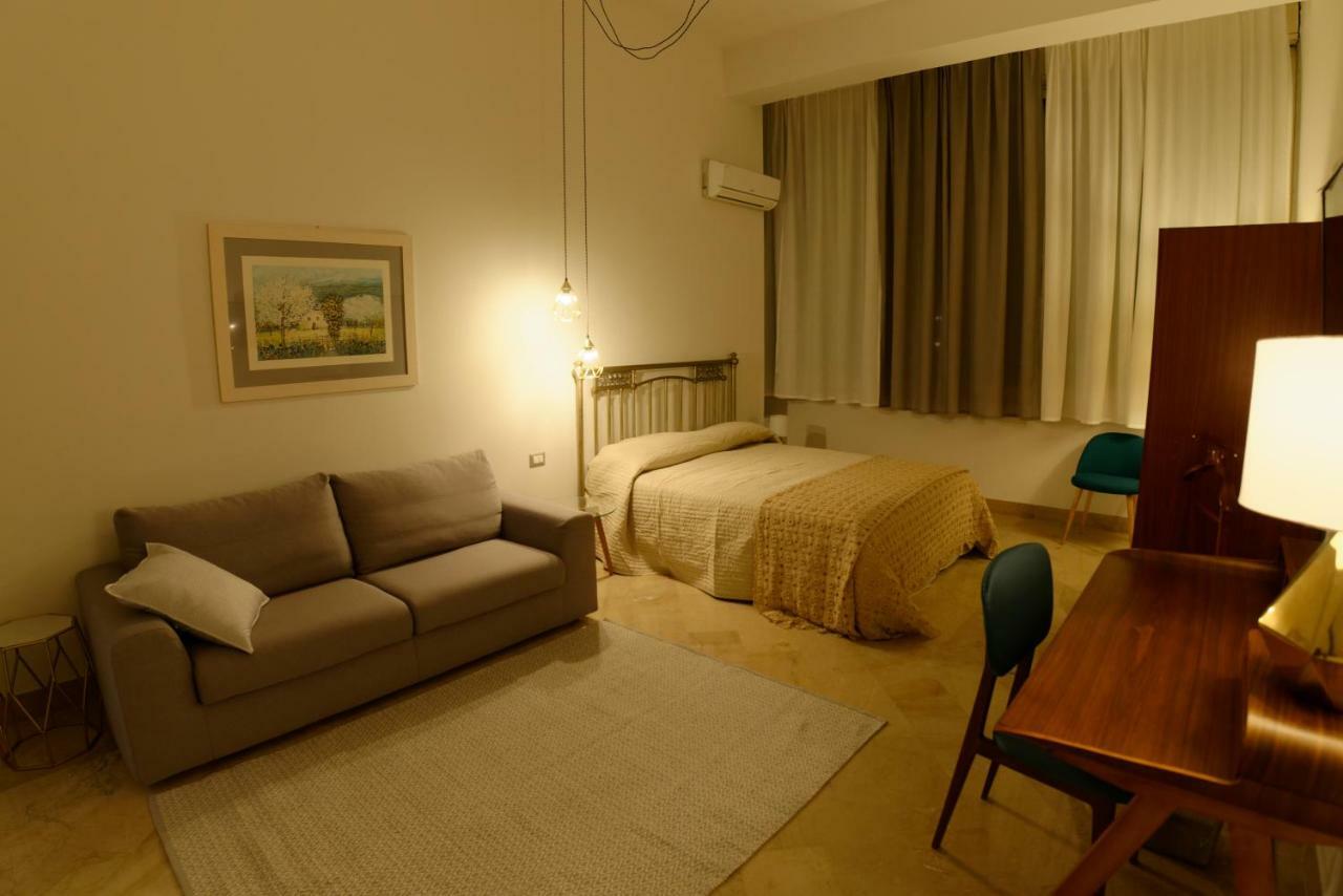Questa Casa Non E'un