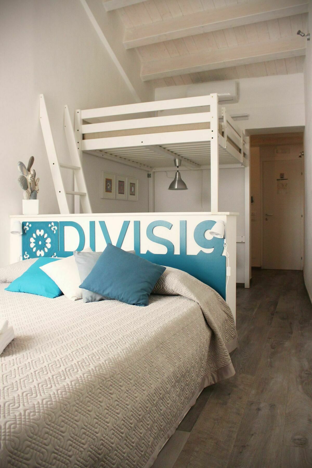Divisi9 - Historic Center * Palermo