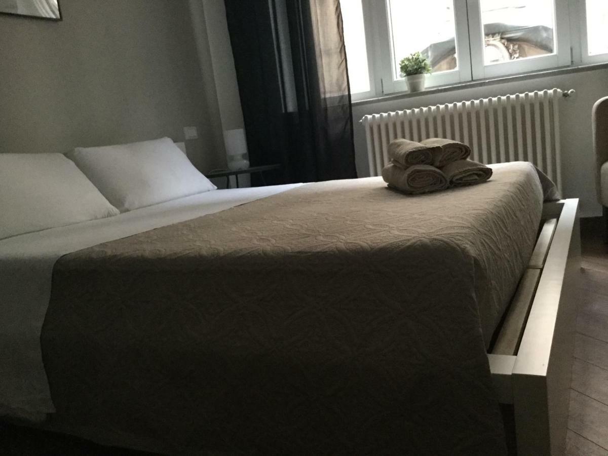 Maqueda Suiterooms Bed & Breakfast *